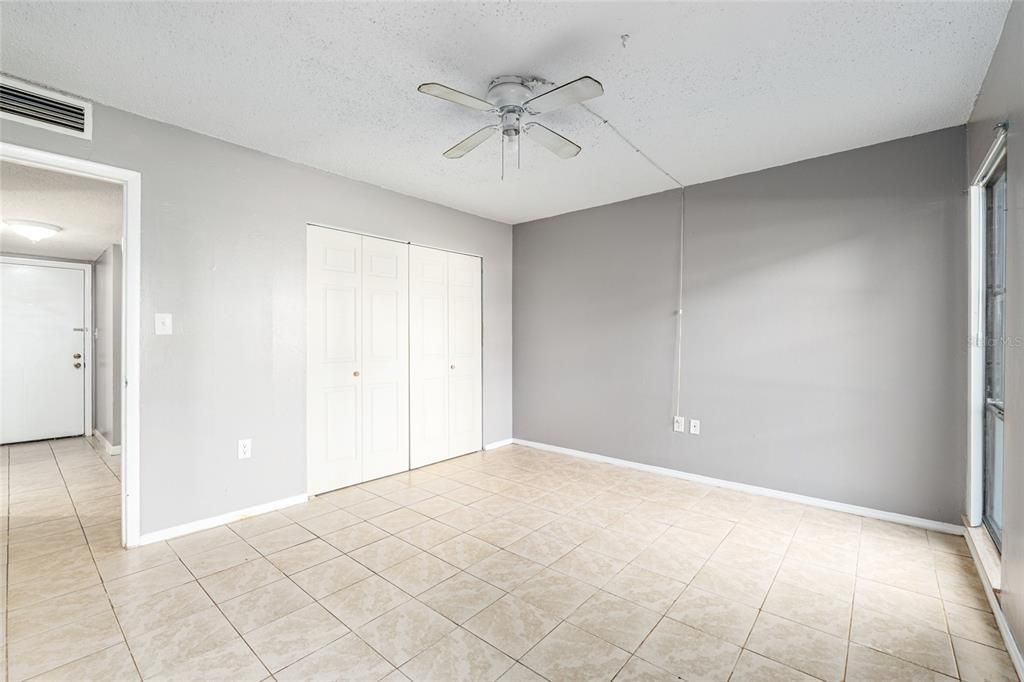 Active With Contract: $74,900 (2 beds, 1 baths, 876 Square Feet)