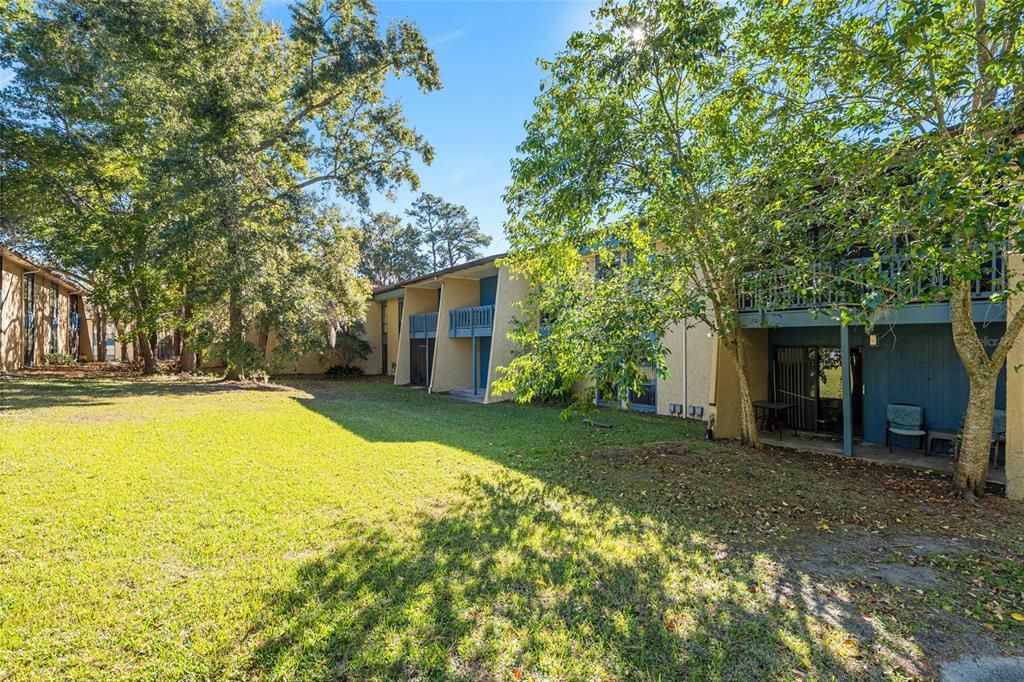 Active With Contract: $74,900 (2 beds, 1 baths, 876 Square Feet)