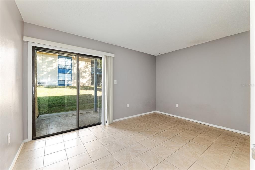 Active With Contract: $74,900 (2 beds, 1 baths, 876 Square Feet)