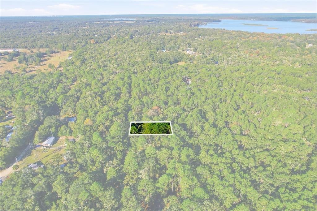 На продажу: $7,500 (0.24 acres)