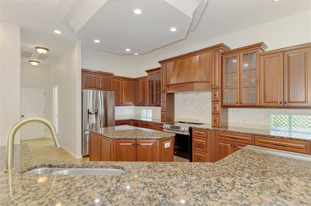 For Sale: $925,000 (4 beds, 3 baths, 3577 Square Feet)