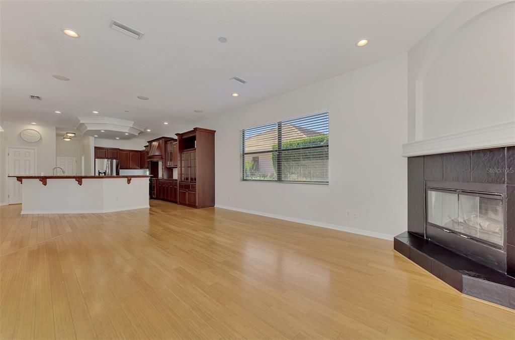 For Sale: $925,000 (4 beds, 3 baths, 3577 Square Feet)