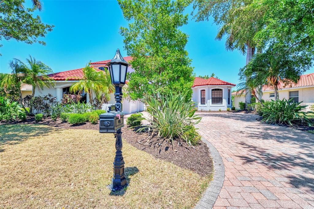 For Sale: $925,000 (4 beds, 3 baths, 3577 Square Feet)