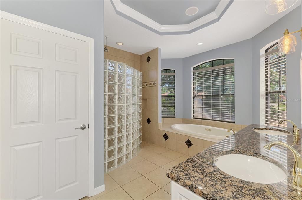 For Sale: $925,000 (4 beds, 3 baths, 3577 Square Feet)