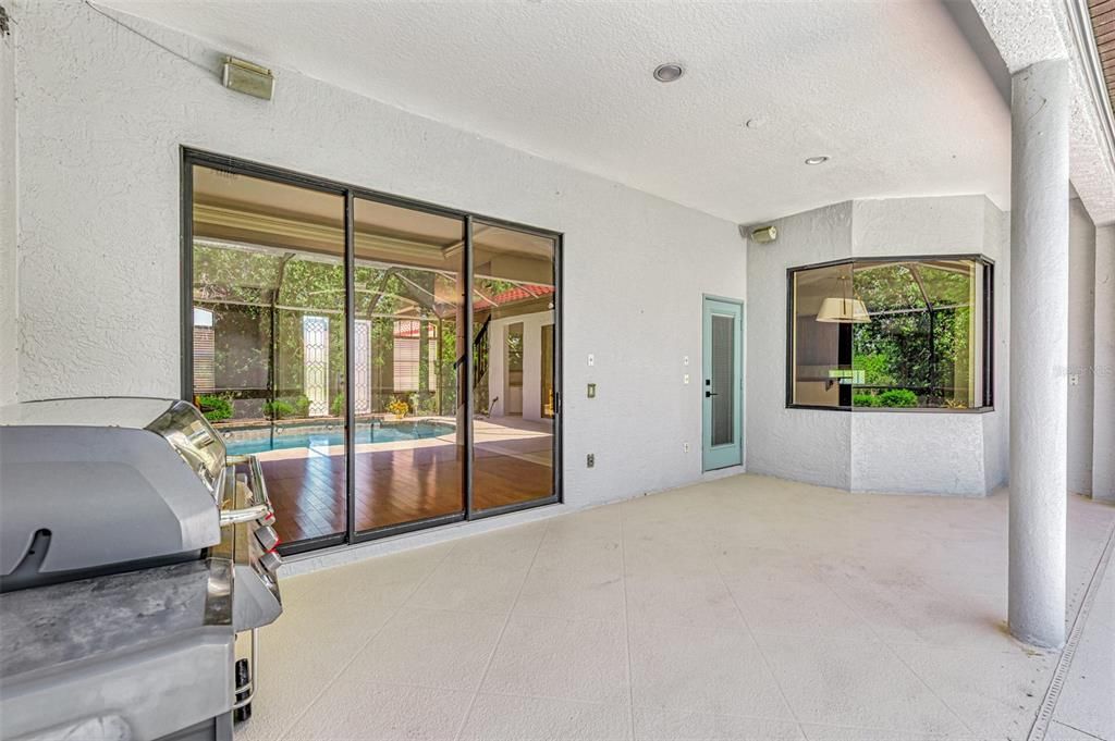 For Sale: $925,000 (4 beds, 3 baths, 3577 Square Feet)