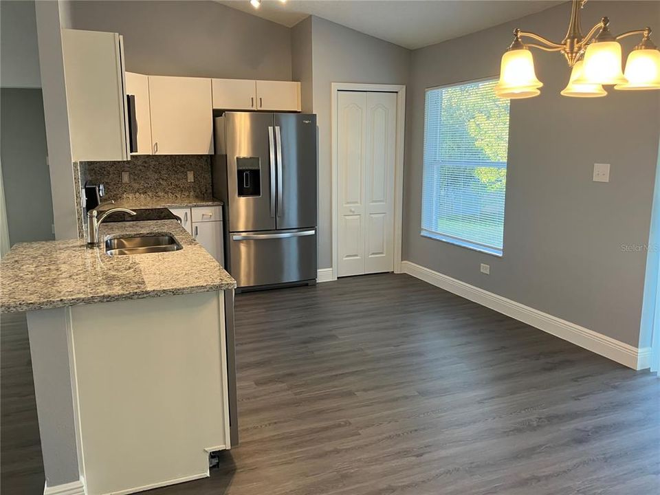 For Sale: $260,000 (3 beds, 2 baths, 1250 Square Feet)