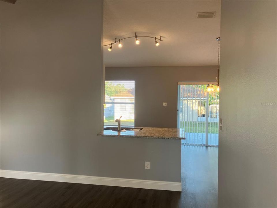 For Sale: $260,000 (3 beds, 2 baths, 1250 Square Feet)
