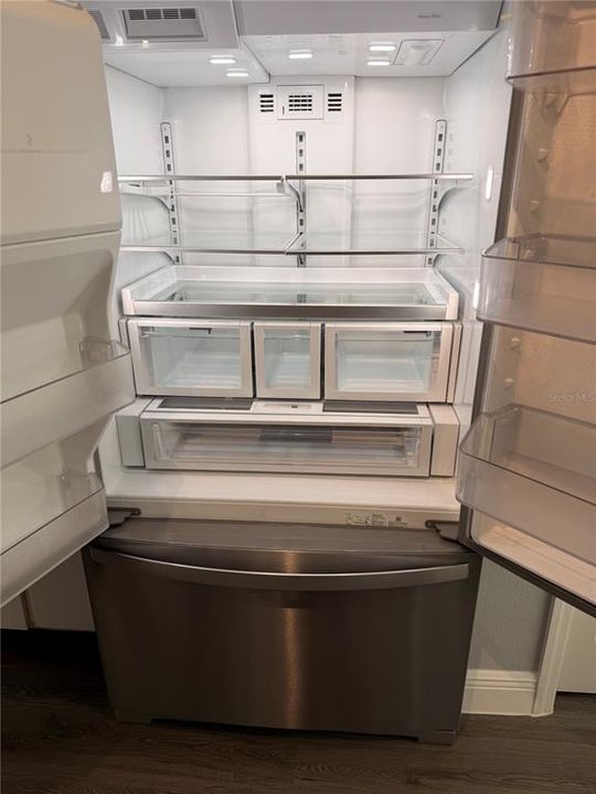 For Sale: $260,000 (3 beds, 2 baths, 1250 Square Feet)