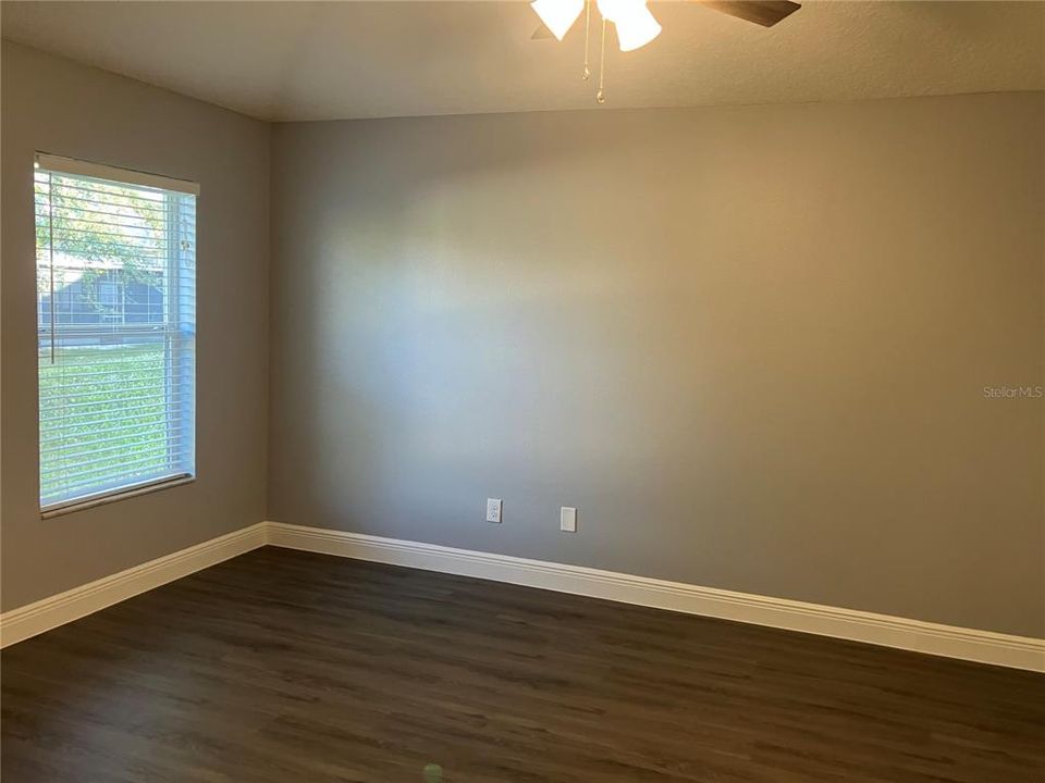 For Sale: $260,000 (3 beds, 2 baths, 1250 Square Feet)