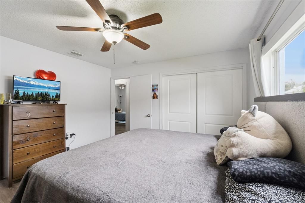 For Sale: $365,000 (3 beds, 2 baths, 1148 Square Feet)