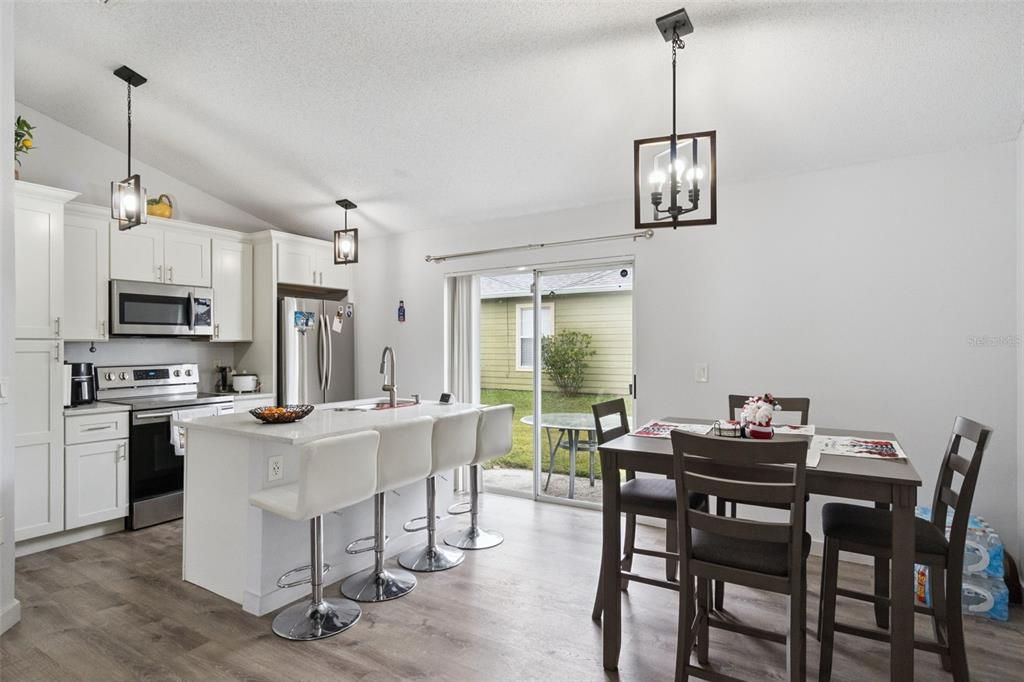 For Sale: $365,000 (3 beds, 2 baths, 1148 Square Feet)