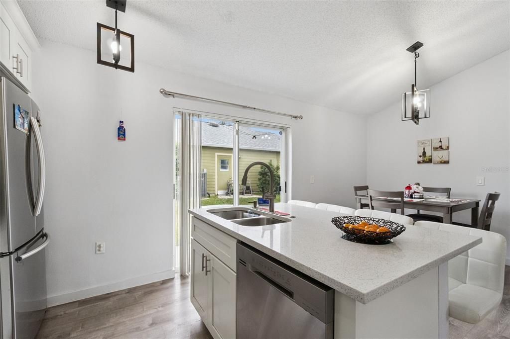 For Sale: $365,000 (3 beds, 2 baths, 1148 Square Feet)