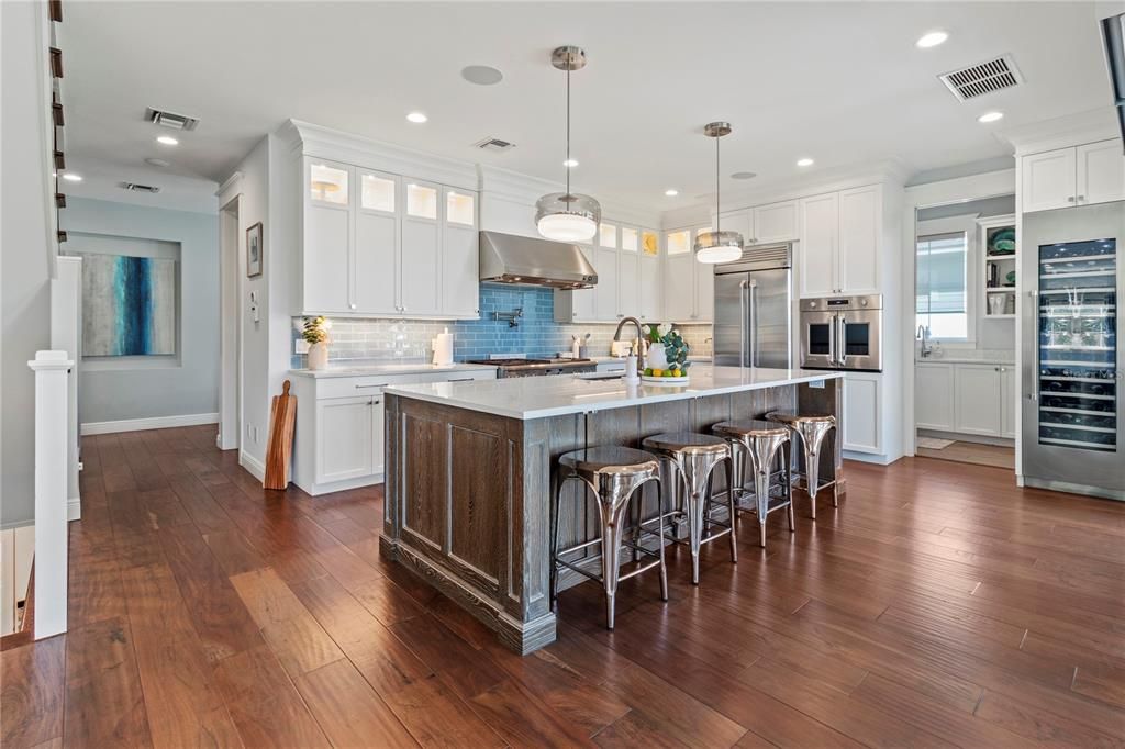 待售: $5,000,000 (4 贝兹, 4 浴室, 3385 平方英尺)