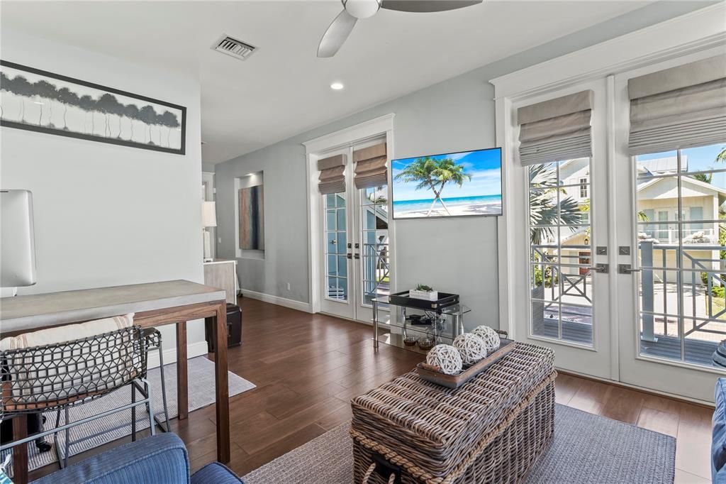 待售: $5,000,000 (4 贝兹, 4 浴室, 3385 平方英尺)