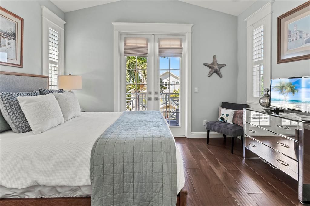 待售: $5,000,000 (4 贝兹, 4 浴室, 3385 平方英尺)