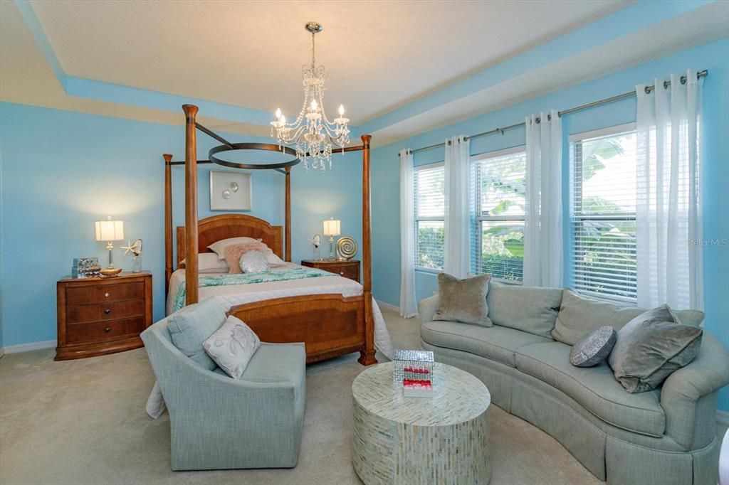 For Sale: $825,000 (4 beds, 3 baths, 3800 Square Feet)