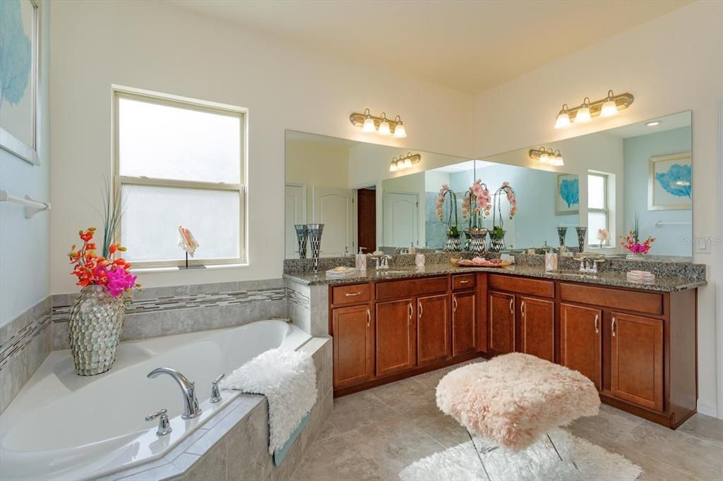 For Sale: $825,000 (4 beds, 3 baths, 3800 Square Feet)