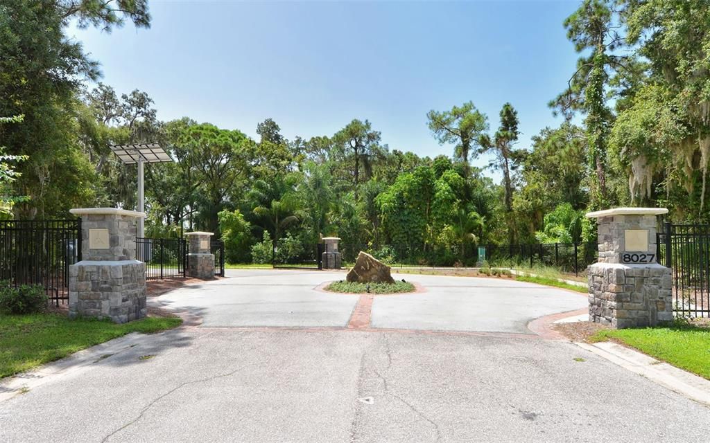 Active With Contract: $595,000 (3 beds, 3 baths, 2218 Square Feet)