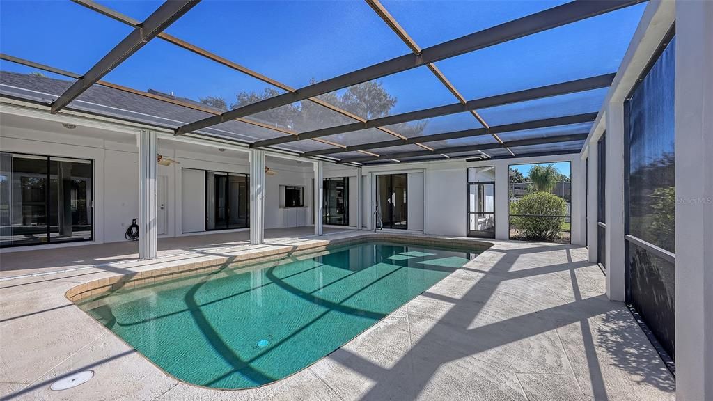 Active With Contract: $595,000 (3 beds, 3 baths, 2218 Square Feet)