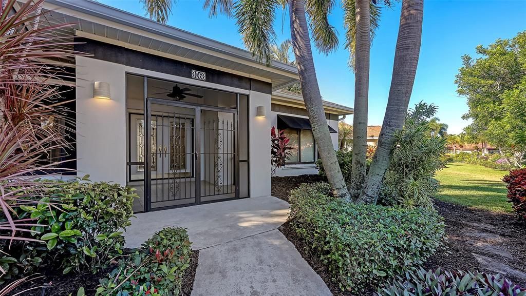 Active With Contract: $595,000 (3 beds, 3 baths, 2218 Square Feet)