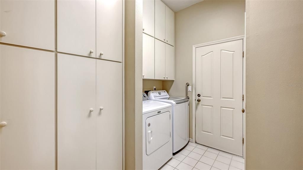 Active With Contract: $595,000 (3 beds, 3 baths, 2218 Square Feet)