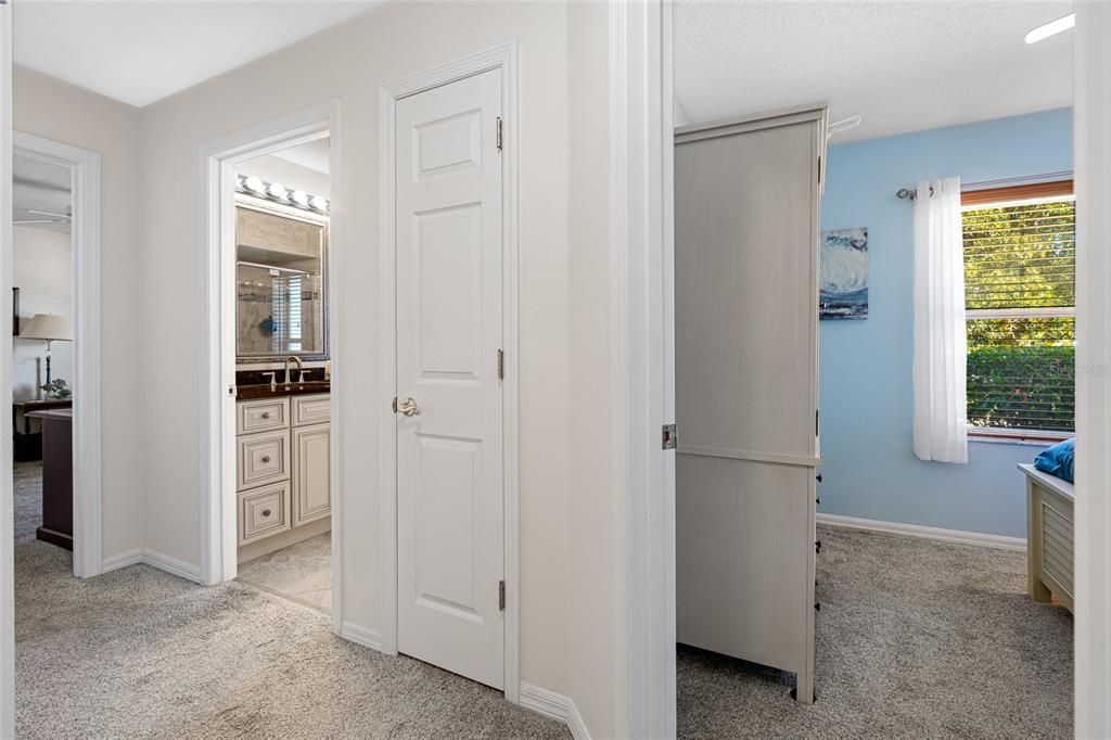 For Sale: $379,900 (3 beds, 2 baths, 1999 Square Feet)