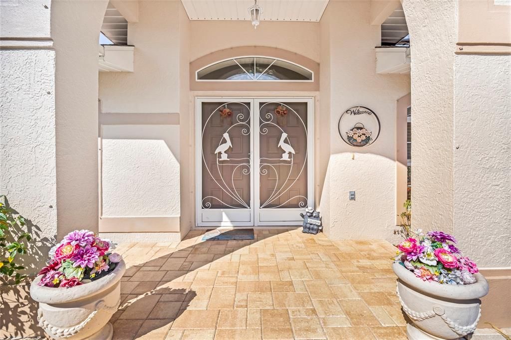 For Sale: $379,900 (3 beds, 2 baths, 1999 Square Feet)