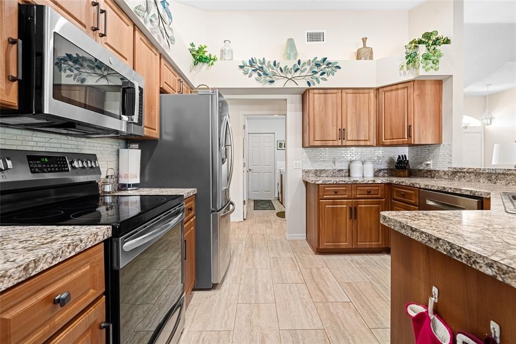 For Sale: $379,900 (3 beds, 2 baths, 1999 Square Feet)