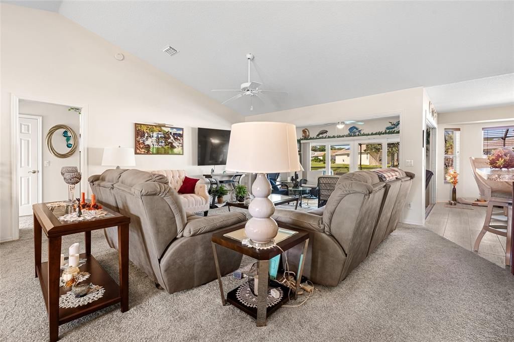 For Sale: $379,900 (3 beds, 2 baths, 1999 Square Feet)