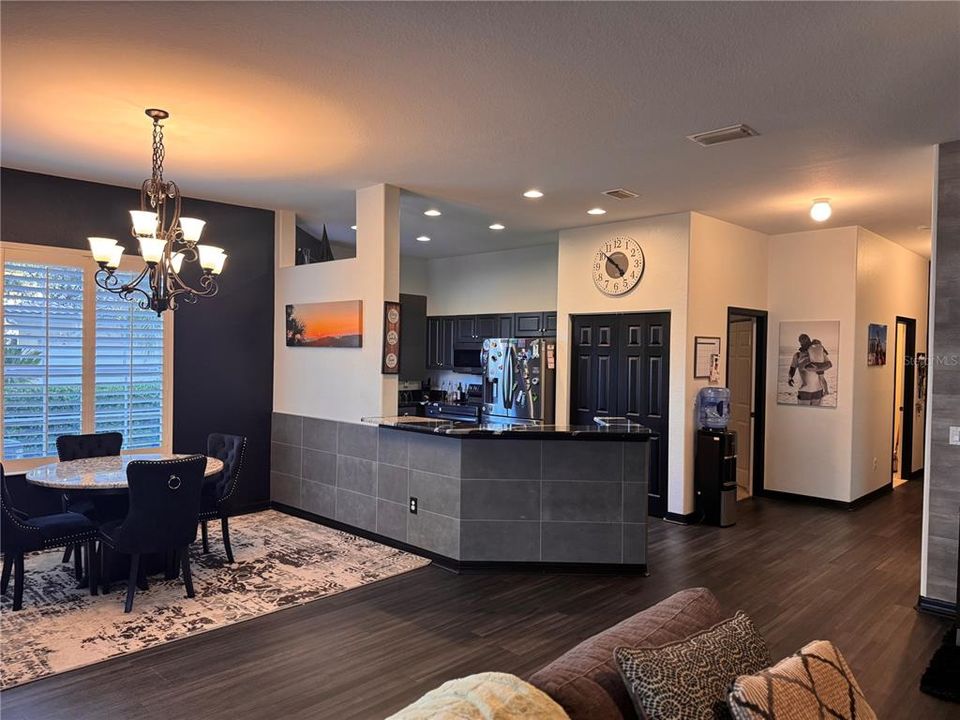 For Sale: $393,500 (3 beds, 2 baths, 1789 Square Feet)