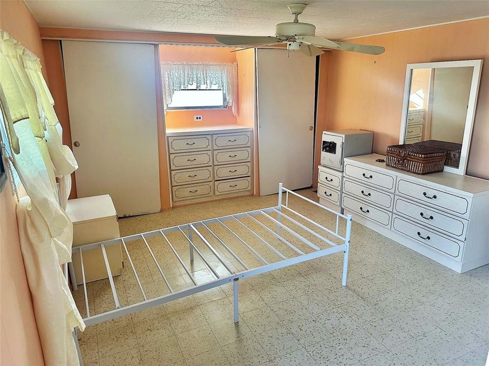 待售: $132,500 (2 贝兹, 2 浴室, 1308 平方英尺)