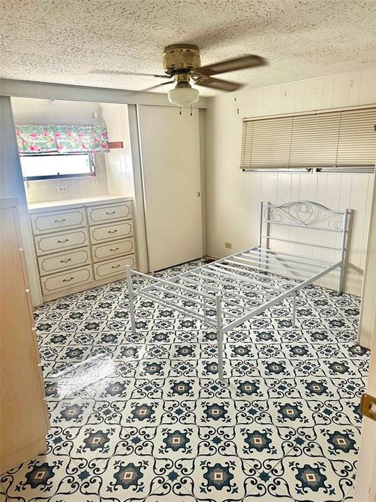 待售: $132,500 (2 贝兹, 2 浴室, 1308 平方英尺)