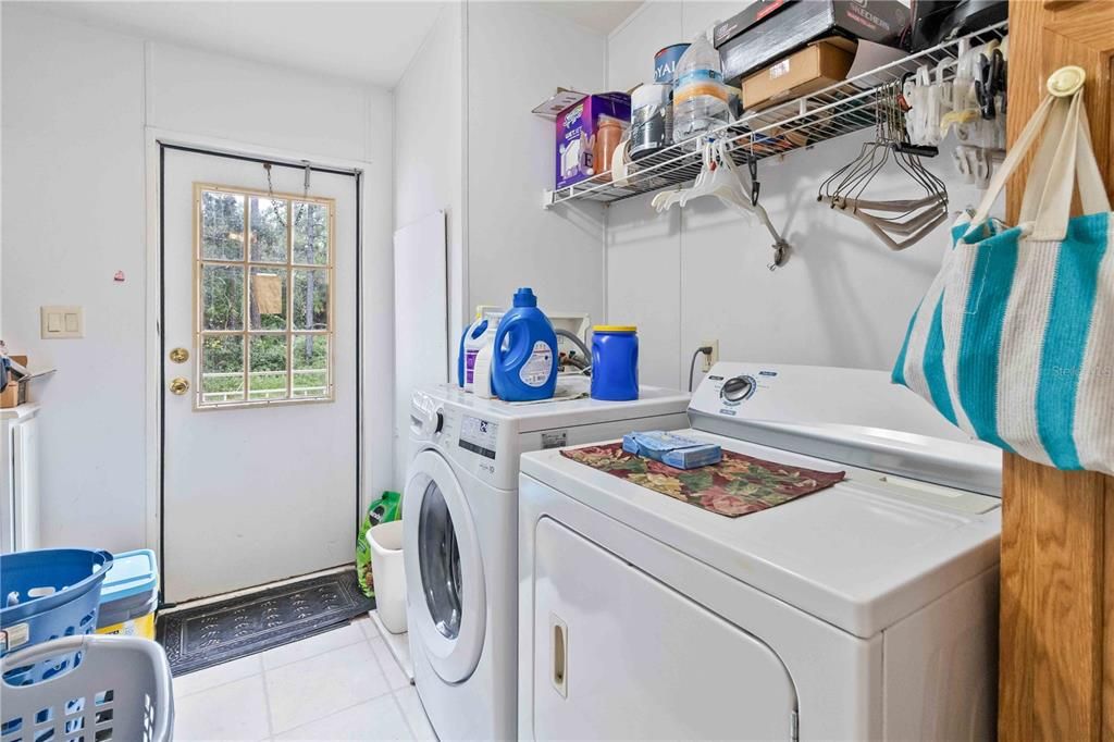 На продажу: $300,000 (3 спален, 2 ванн, 2005 Квадратных фут)