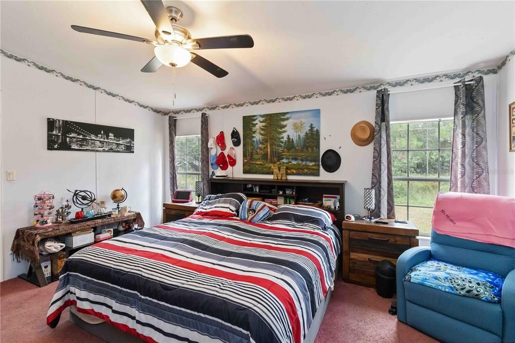 На продажу: $300,000 (3 спален, 2 ванн, 2005 Квадратных фут)