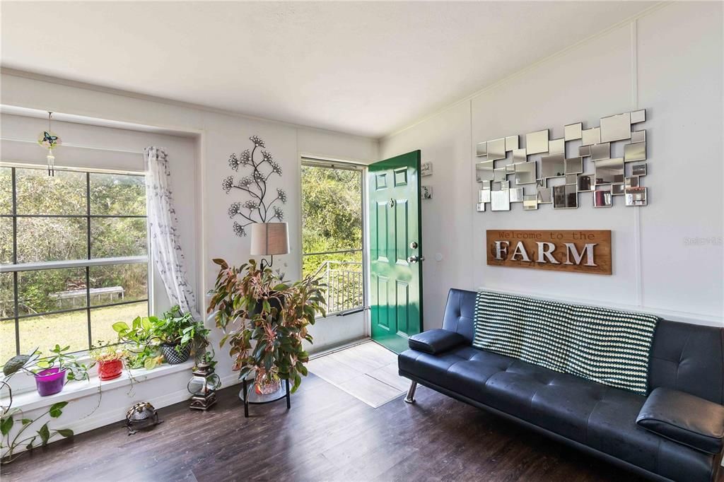 На продажу: $300,000 (3 спален, 2 ванн, 2005 Квадратных фут)