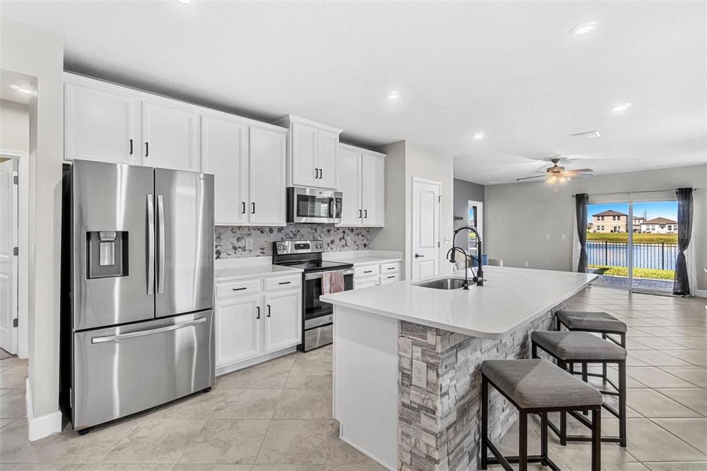 Activo con contrato: $344,900 (3 camas, 2 baños, 1492 Pies cuadrados)