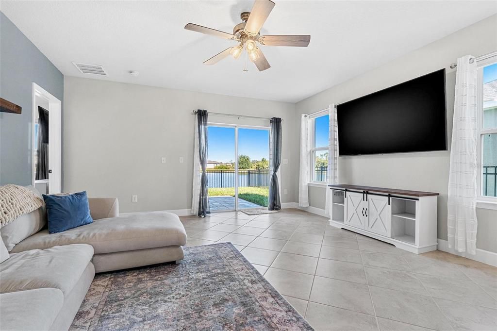 Activo con contrato: $344,900 (3 camas, 2 baños, 1492 Pies cuadrados)