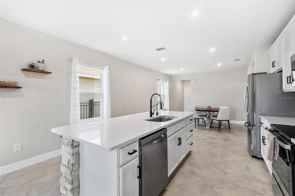 Activo con contrato: $344,900 (3 camas, 2 baños, 1492 Pies cuadrados)