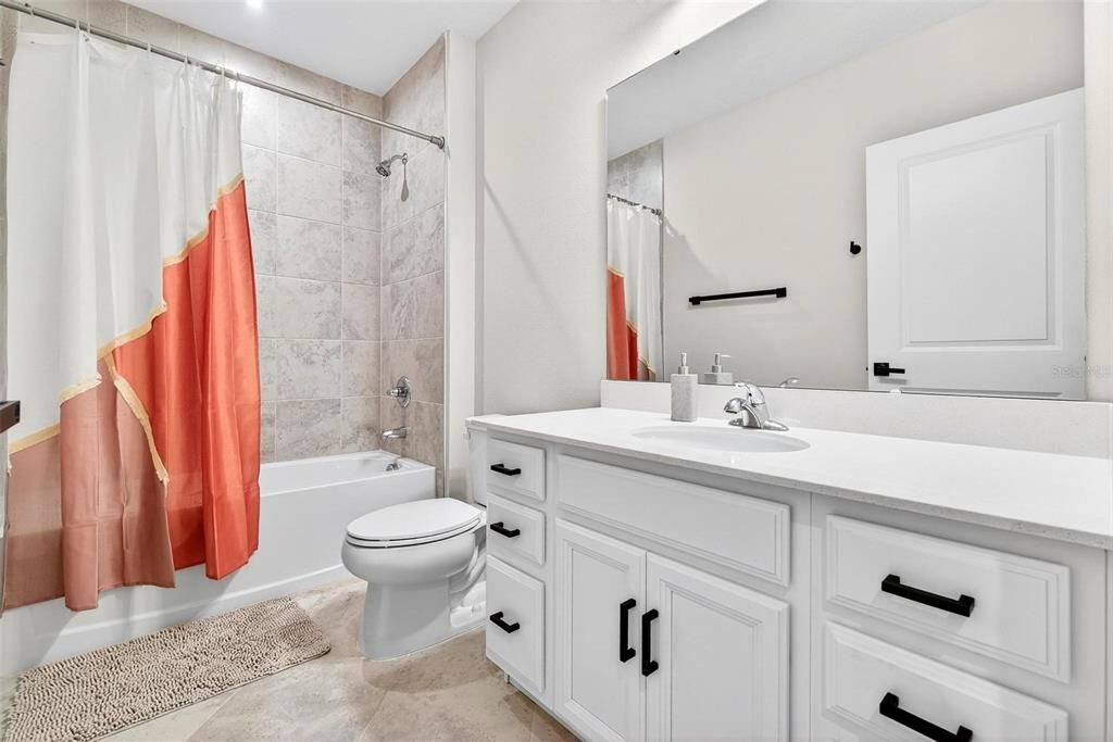 Activo con contrato: $344,900 (3 camas, 2 baños, 1492 Pies cuadrados)