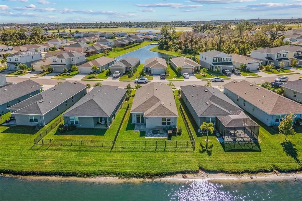 Activo con contrato: $344,900 (3 camas, 2 baños, 1492 Pies cuadrados)