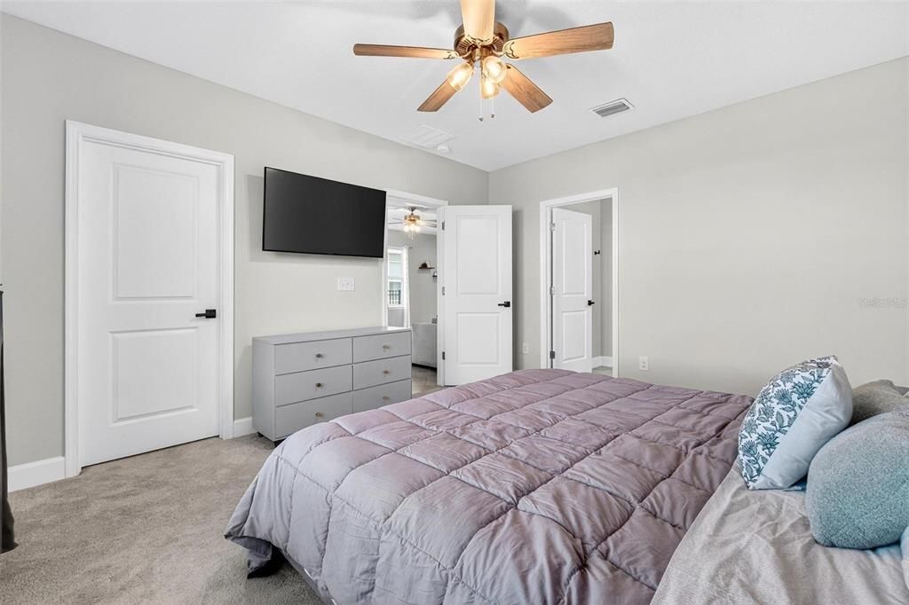 Activo con contrato: $344,900 (3 camas, 2 baños, 1492 Pies cuadrados)