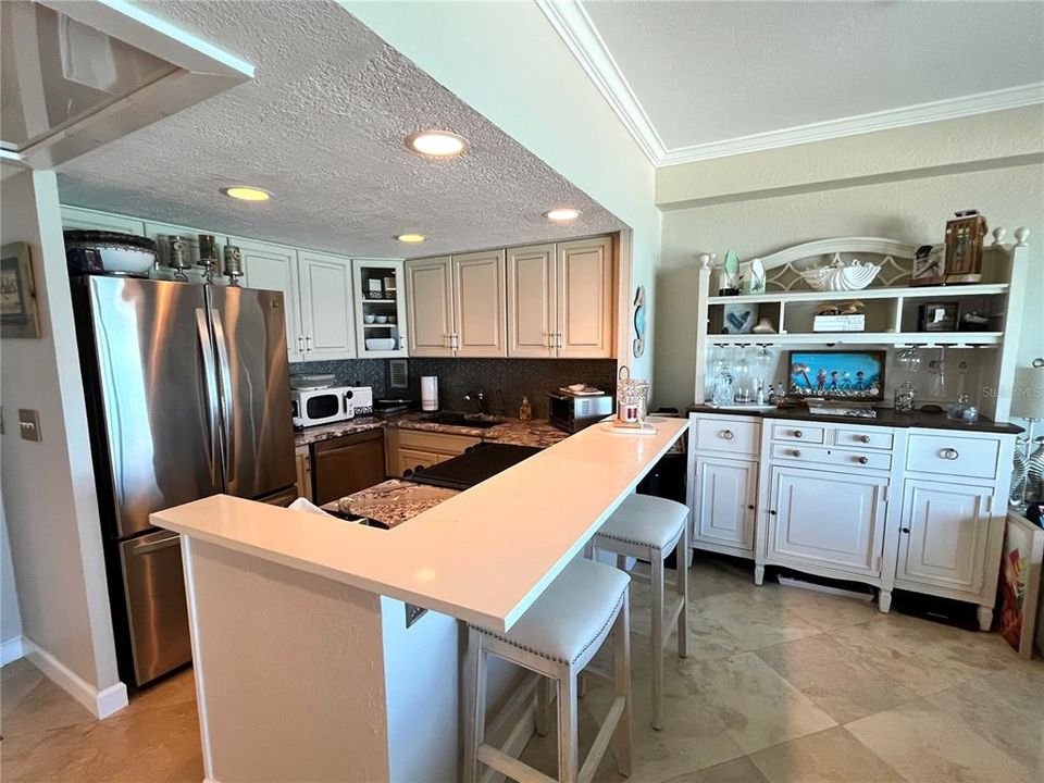 Active With Contract: $465,000 (1 beds, 1 baths, 772 Square Feet)