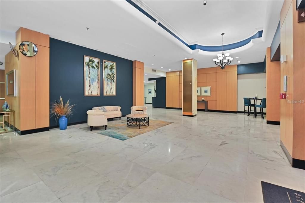 Active With Contract: $465,000 (1 beds, 1 baths, 772 Square Feet)