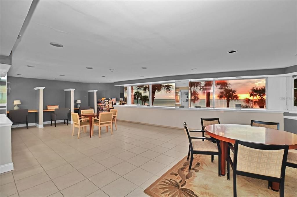 Active With Contract: $465,000 (1 beds, 1 baths, 772 Square Feet)