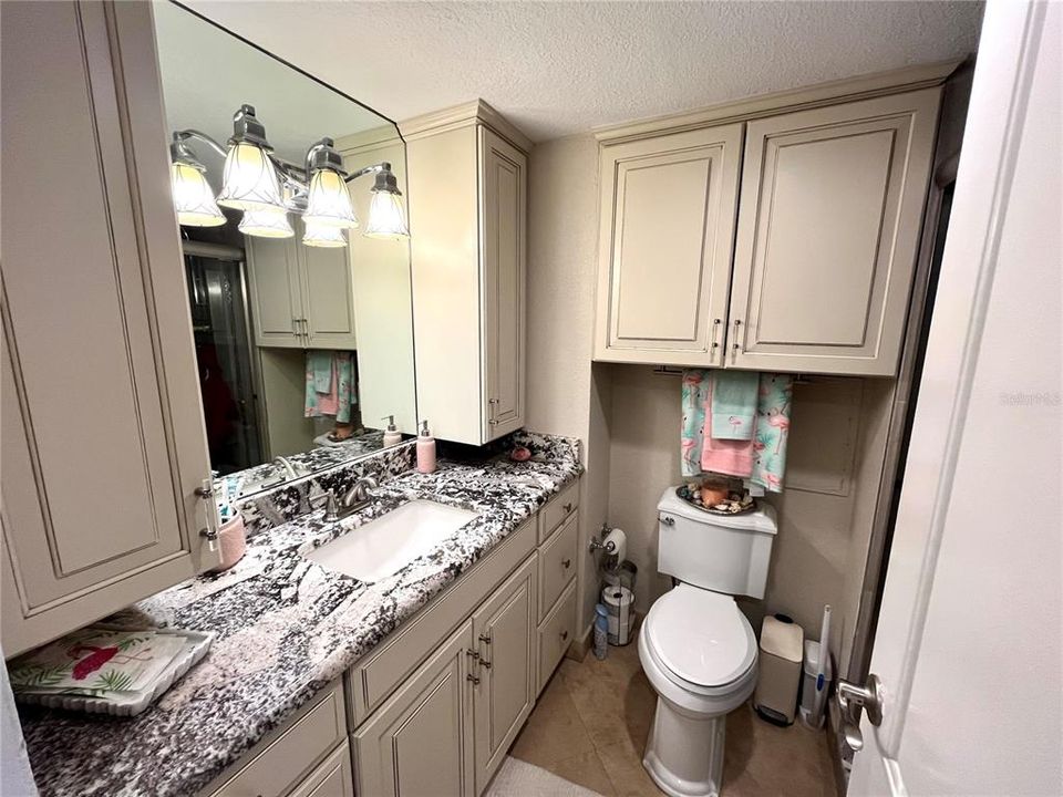 Active With Contract: $465,000 (1 beds, 1 baths, 772 Square Feet)