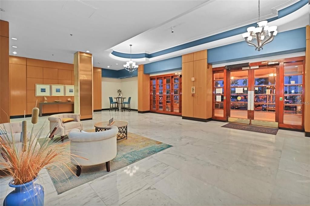 Active With Contract: $465,000 (1 beds, 1 baths, 772 Square Feet)