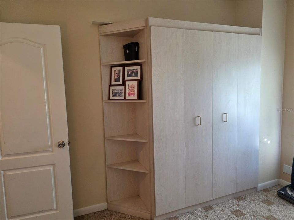 待售: $160,000 (2 贝兹, 2 浴室, 958 平方英尺)