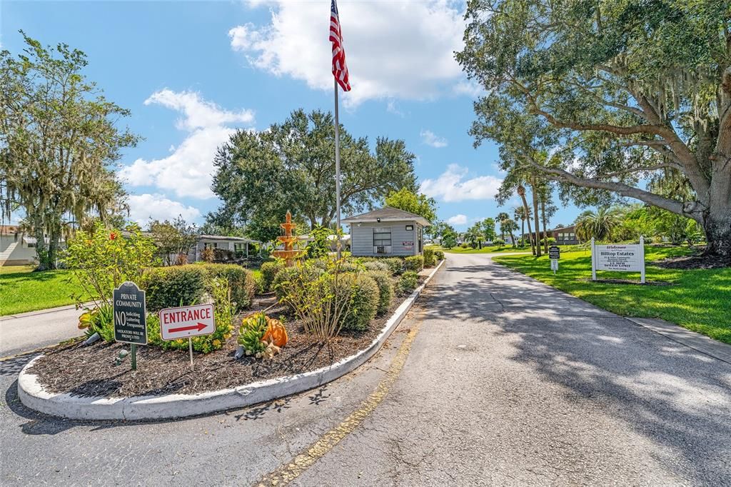 待售: $160,000 (2 贝兹, 2 浴室, 958 平方英尺)