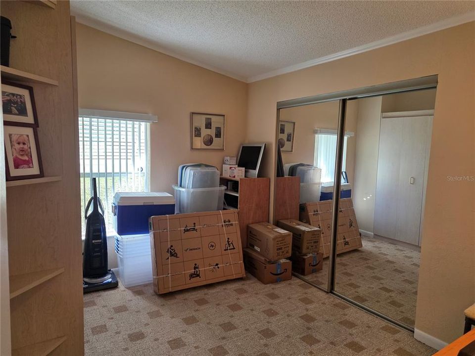 待售: $160,000 (2 贝兹, 2 浴室, 958 平方英尺)