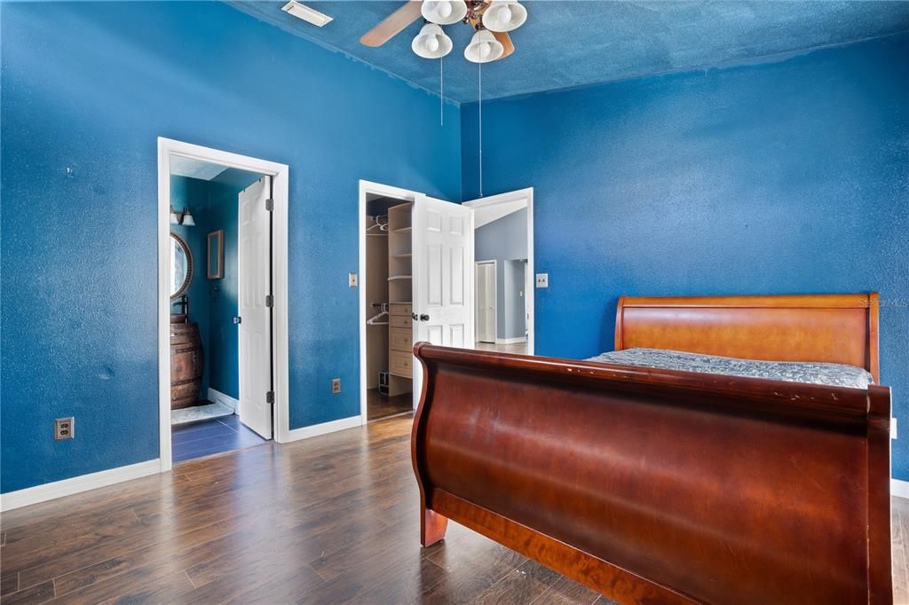 For Sale: $450,000 (4 beds, 3 baths, 1735 Square Feet)